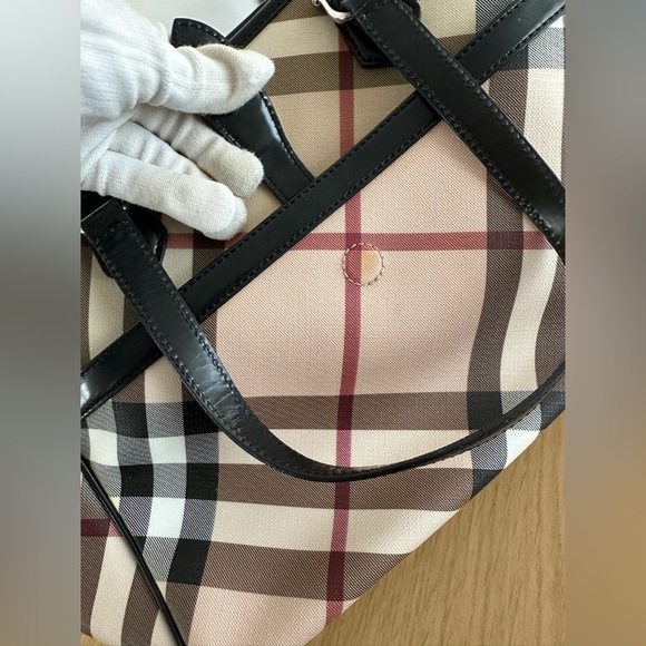 Burberry Tote Bag - Picture 11 of 17
